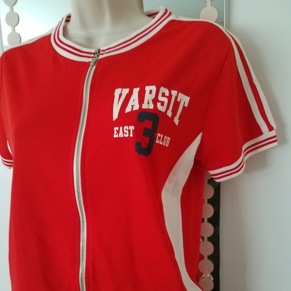 Varsity set - Picture 2 of 4